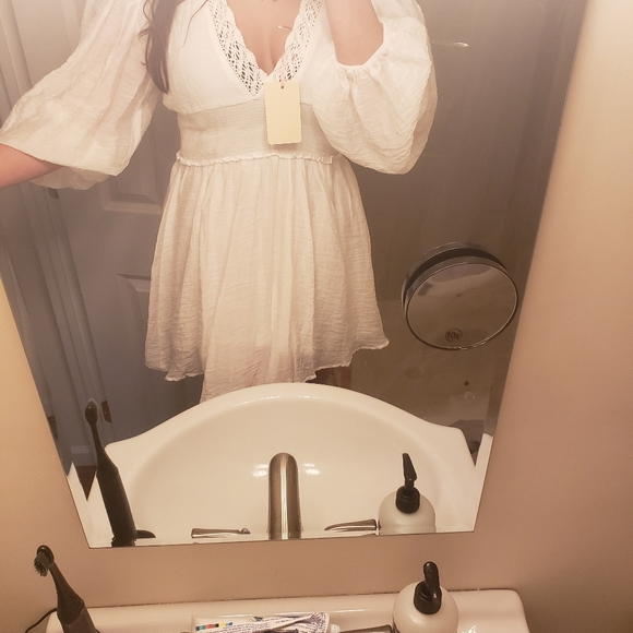 White off or on the shoulder - Picture 2 of 2